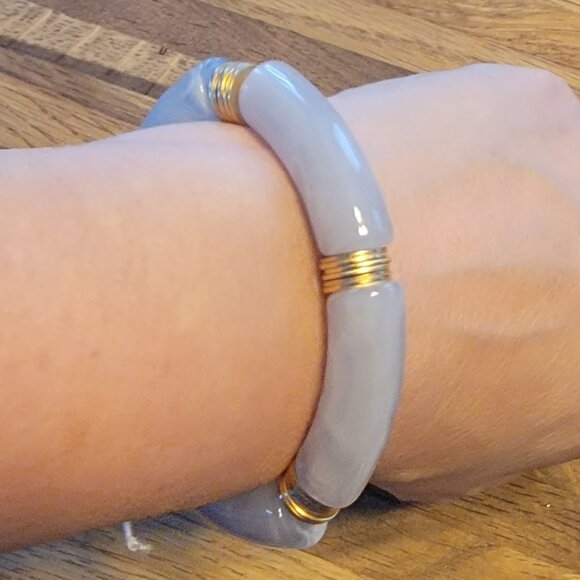 Meghan Browne Style Henry Gray Stretch Chunky Beaded Bracelet - Picture 4 of 10